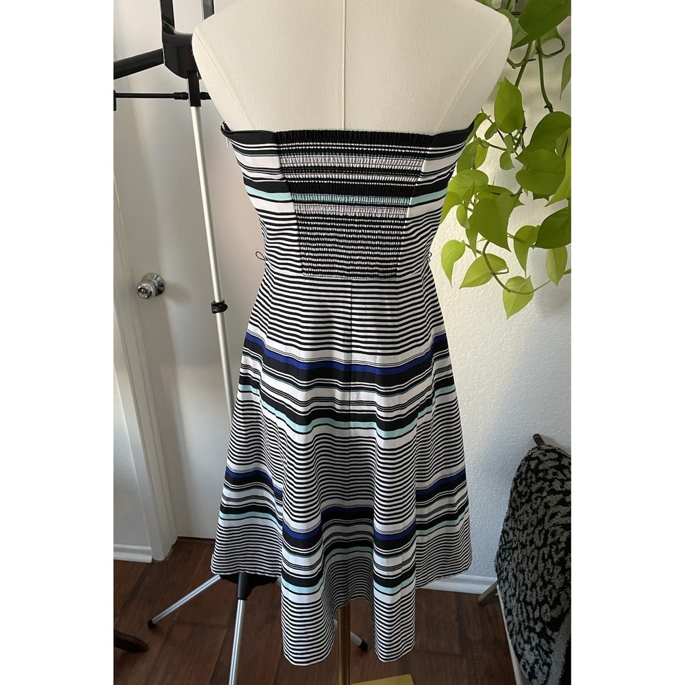 Women's Strapless Dress With Pockets Size 4 Spring/Summer Wedding Guest/Church - Picture 3 of 13